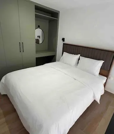 Groovy Getaways Apartment